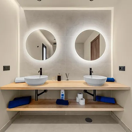 Lanzarote Marina Volcan *