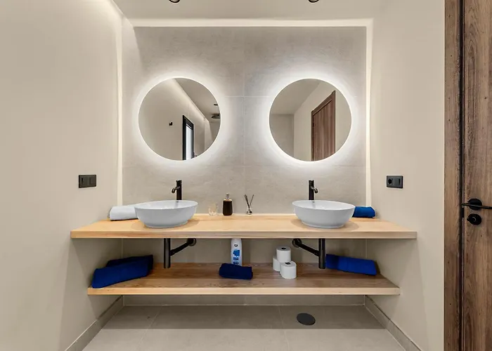 Lanzarote Marina Volcan *