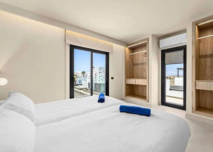 Lanzarote Marina Volcan Vila